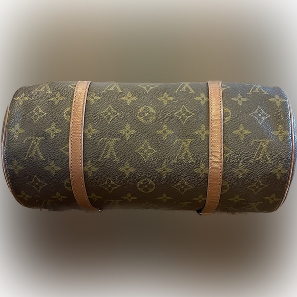 Authentic Louis Vuitton Papillon 30 and mini pouch. - Picture 4 of 14